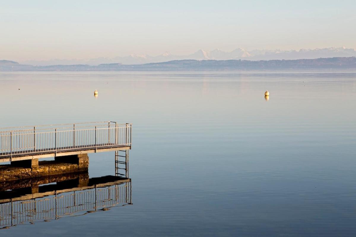 Ferienwohnung City Centre With Lake View Neuenburg Exterior foto